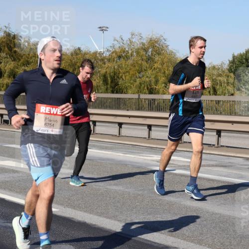 03.10.2025 - Köhlbrandbrückenlauf Julia Fischer http://msf.ph/oto/9007494 03.10.2025 12:47:31 Position 3 6754, 6307 meine-sportfotos.de