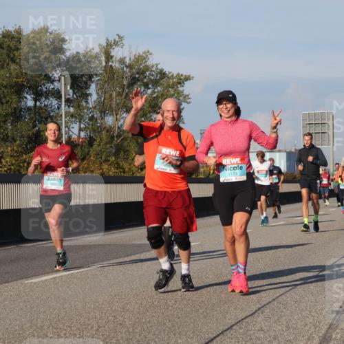 03.10.2025 - Köhlbrandbrückenlauf Luisa Fischer http://msf.ph/oto/9007497 03.10.2025 10:49:16 Position 3 1123 meine-sportfotos.de