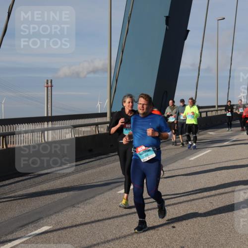 03.10.2025 - Köhlbrandbrückenlauf Julia Fischer http://msf.ph/oto/9007499 03.10.2025 10:00:07 Position 2 2366 meine-sportfotos.de