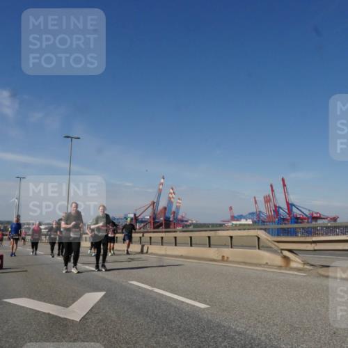 03.10.2025 - Köhlbrandbrückenlauf Matties Gatica Varas http://msf.ph/oto/9007508 03.10.2025 13:03:05 Position 2  meine-sportfotos.de