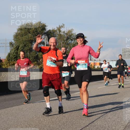 03.10.2025 - Köhlbrandbrückenlauf Luisa Fischer http://msf.ph/oto/9007510 03.10.2025 10:49:16 Position 3 2998, 3305, 1123 meine-sportfotos.de