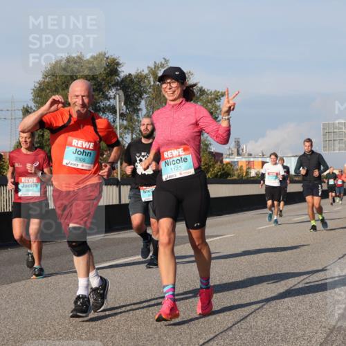 03.10.2025 - Köhlbrandbrückenlauf Luisa Fischer http://msf.ph/oto/9007518 03.10.2025 10:49:17 Position 3 2998, 3305, 1123 meine-sportfotos.de