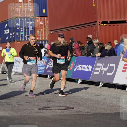 03.10.2025 - Köhlbrandbrückenlauf Michael Burmester http://msf.ph/oto/9007533 03.10.2025 10:09:08 Ziel 1163, 1250, 1369, 1391, 1419, 1478, 1507, 1600, 2117, 2450, 2677, 3006, 3009, 3010, 3672, 3743 meine-sportfotos.de