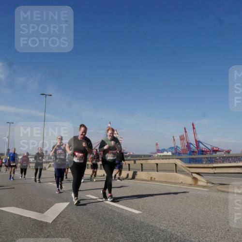 03.10.2025 - Köhlbrandbrückenlauf Matties Gatica Varas http://msf.ph/oto/9007537 03.10.2025 13:03:07 Position 2  meine-sportfotos.de