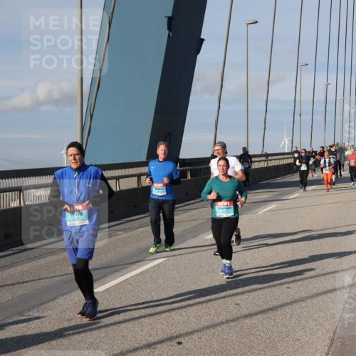 03.10.2025 - Köhlbrandbrückenlauf Julia Fischer http://msf.ph/oto/9007540 03.10.2025 10:00:19 Position 2 2067, 1872 meine-sportfotos.de