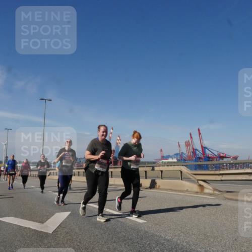 03.10.2025 - Köhlbrandbrückenlauf Matties Gatica Varas http://msf.ph/oto/9007547 03.10.2025 13:03:07 Position 2 118 meine-sportfotos.de