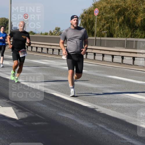 03.10.2025 - Köhlbrandbrückenlauf Julia Fischer http://msf.ph/oto/9007548 03.10.2025 12:47:41 Position 3 12, 5 meine-sportfotos.de