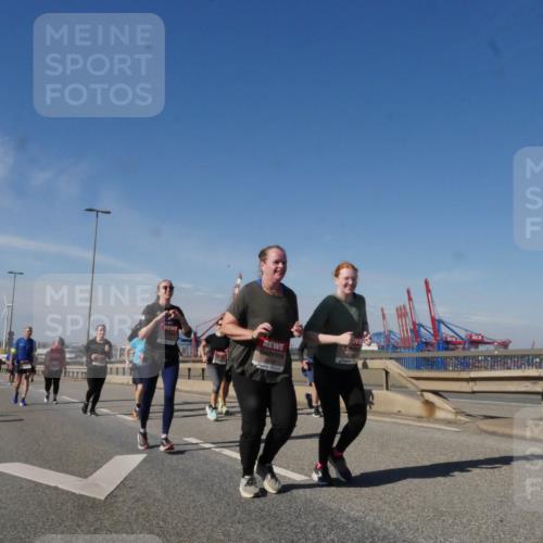 03.10.2025 - Köhlbrandbrückenlauf Matties Gatica Varas http://msf.ph/oto/9007551 03.10.2025 13:03:08 Position 2  meine-sportfotos.de