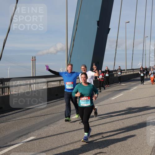 03.10.2025 - Köhlbrandbrückenlauf Julia Fischer http://msf.ph/oto/9007552 03.10.2025 10:00:21 Position 2 1872 meine-sportfotos.de