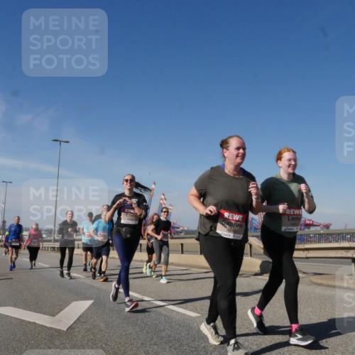 03.10.2025 - Köhlbrandbrückenlauf Matties Gatica Varas http://msf.ph/oto/9007557 03.10.2025 13:03:08 Position 2 4884, 5564, 118 meine-sportfotos.de