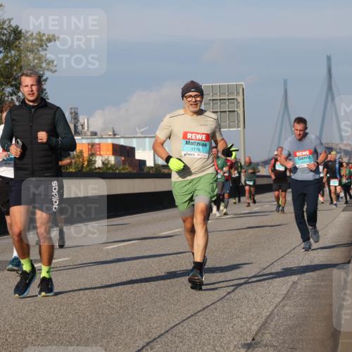 03.10.2025 - Köhlbrandbrückenlauf Luisa Fischer http://msf.ph/oto/9007561 03.10.2025 10:49:19 Position 3 1776, 3404 meine-sportfotos.de