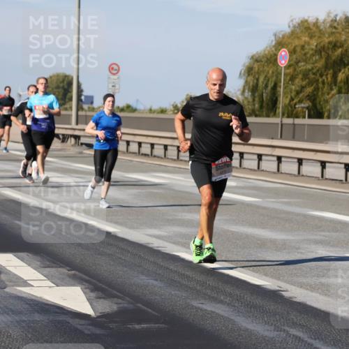 03.10.2025 - Köhlbrandbrückenlauf Julia Fischer http://msf.ph/oto/9007563 03.10.2025 12:47:42 Position 3  meine-sportfotos.de