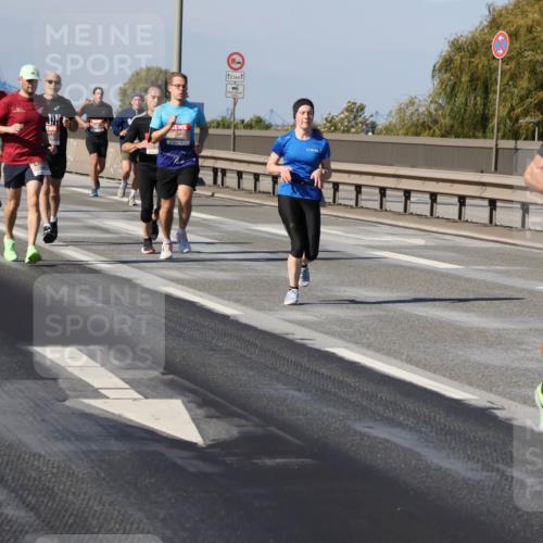 03.10.2025 - Köhlbrandbrückenlauf Julia Fischer http://msf.ph/oto/9007564 03.10.2025 12:47:43 Position 3 12, 5, 12, 5, 275 meine-sportfotos.de