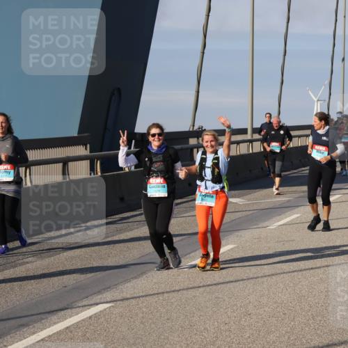 03.10.2025 - Köhlbrandbrückenlauf Julia Fischer http://msf.ph/oto/9007566 03.10.2025 10:00:25 Position 2 1579, 3161 meine-sportfotos.de