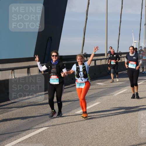 03.10.2025 - Köhlbrandbrückenlauf Julia Fischer http://msf.ph/oto/9007572 03.10.2025 10:00:26 Position 2 1579, 3161 meine-sportfotos.de