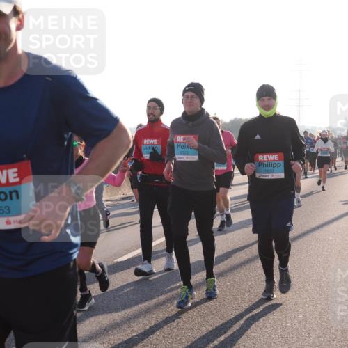 03.10.2025 - Köhlbrandbrückenlauf Fabian Wolf http://msf.ph/oto/9007592 03.10.2025 09:20:16 Position 3 3653, 32, 2323, 1833 meine-sportfotos.de