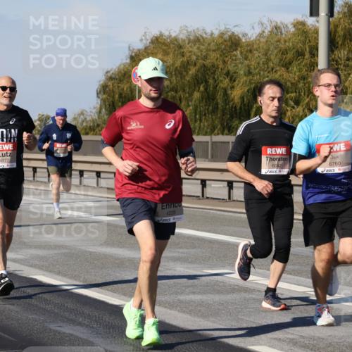 03.10.2025 - Köhlbrandbrückenlauf Julia Fischer http://msf.ph/oto/9007596 03.10.2025 12:47:48 Position 3 4177, 6042, 6760, 4228 meine-sportfotos.de