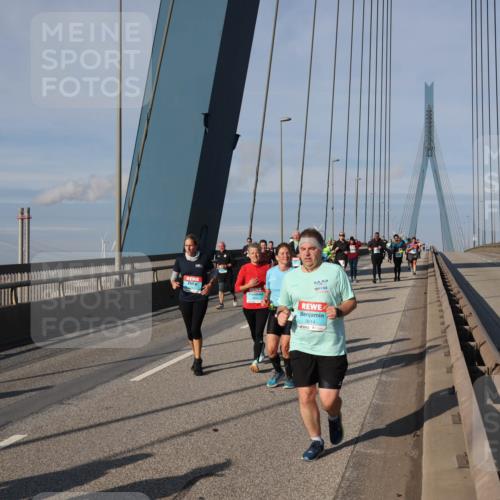 03.10.2025 - Köhlbrandbrückenlauf Julia Fischer http://msf.ph/oto/9007597 03.10.2025 10:00:29 Position 2 3614 meine-sportfotos.de