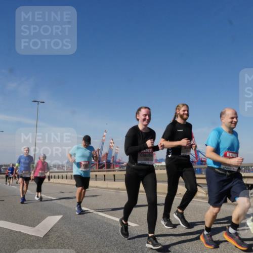03.10.2025 - Köhlbrandbrückenlauf Matties Gatica Varas http://msf.ph/oto/9007602 03.10.2025 13:03:11 Position 2 5384 meine-sportfotos.de