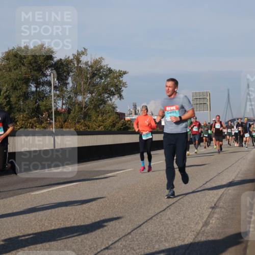 03.10.2025 - Köhlbrandbrückenlauf Luisa Fischer http://msf.ph/oto/9007611 03.10.2025 10:49:23 Position 3  meine-sportfotos.de