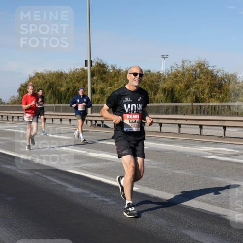 03.10.2025 - Köhlbrandbrückenlauf Julia Fischer http://msf.ph/oto/9007614 03.10.2025 12:47:50 Position 3 4177 meine-sportfotos.de