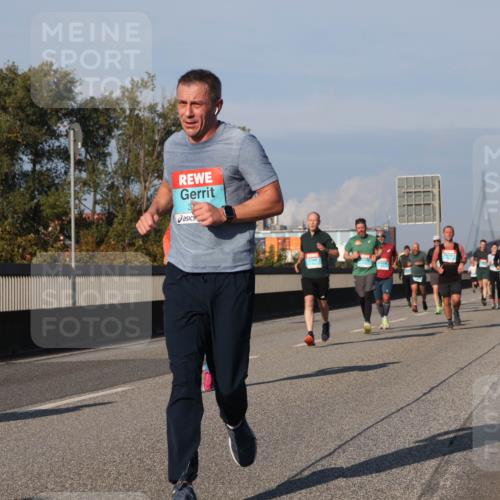 03.10.2025 - Köhlbrandbrückenlauf Luisa Fischer http://msf.ph/oto/9007633 03.10.2025 10:49:24 Position 3  meine-sportfotos.de