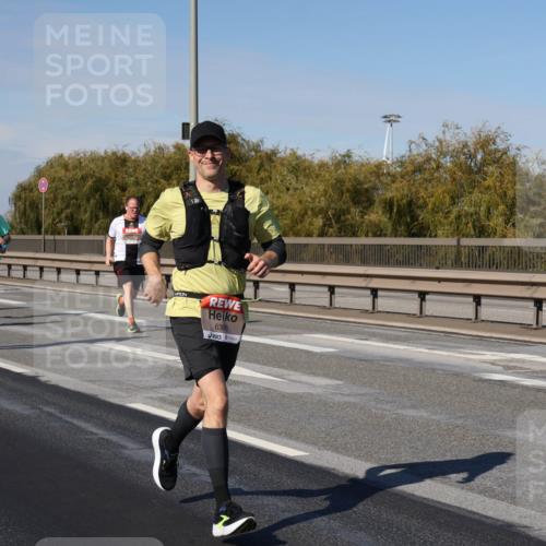 03.10.2025 - Köhlbrandbrückenlauf Julia Fischer http://msf.ph/oto/9007648 03.10.2025 12:48:02 Position 3 6368 meine-sportfotos.de