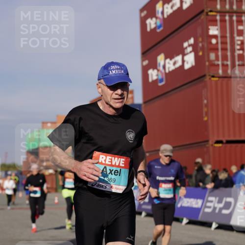 03.10.2025 - Köhlbrandbrückenlauf Michael Burmester http://msf.ph/oto/9007650 03.10.2025 10:09:12 Ziel 1163, 1250, 1369, 1391, 1419, 1478, 1507, 1600, 2677, 3006, 3010, 3743 meine-sportfotos.de
