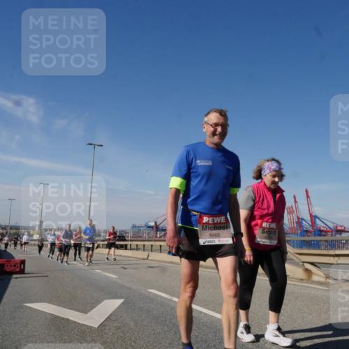 03.10.2025 - Köhlbrandbrückenlauf Matties Gatica Varas http://msf.ph/oto/9007666 03.10.2025 13:03:16 Position 2 6468 meine-sportfotos.de