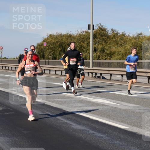 03.10.2025 - Köhlbrandbrückenlauf Julia Fischer http://msf.ph/oto/9007669 03.10.2025 12:48:08 Position 3  meine-sportfotos.de