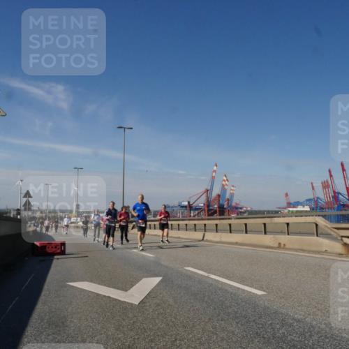 03.10.2025 - Köhlbrandbrückenlauf Matties Gatica Varas http://msf.ph/oto/9007672 03.10.2025 13:03:17 Position 2  meine-sportfotos.de