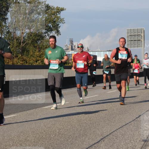 03.10.2025 - Köhlbrandbrückenlauf Luisa Fischer http://msf.ph/oto/9007673 03.10.2025 10:49:27 Position 3 1493, 1105, 2995, 1274 meine-sportfotos.de
