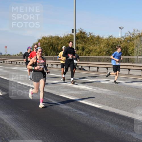 03.10.2025 - Köhlbrandbrückenlauf Julia Fischer http://msf.ph/oto/9007675 03.10.2025 12:48:08 Position 3  meine-sportfotos.de