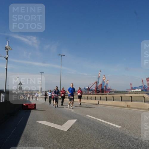 03.10.2025 - Köhlbrandbrückenlauf Matties Gatica Varas http://msf.ph/oto/9007679 03.10.2025 13:03:17 Position 2  meine-sportfotos.de