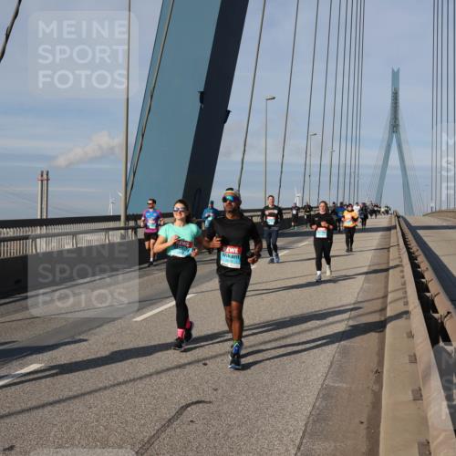 03.10.2025 - Köhlbrandbrückenlauf Julia Fischer http://msf.ph/oto/9007682 03.10.2025 10:00:47 Position 2 2676 meine-sportfotos.de