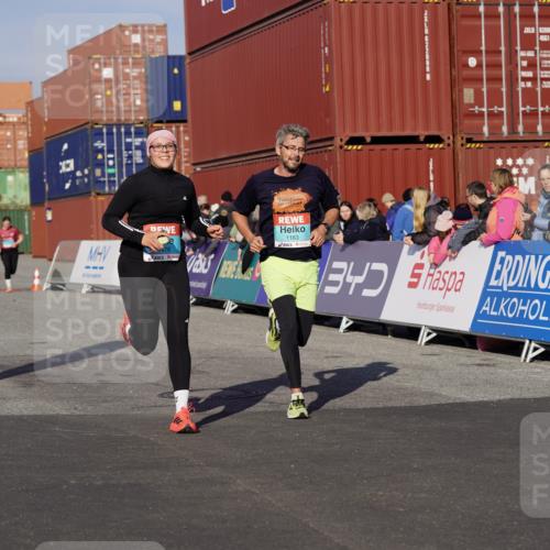 03.10.2025 - Köhlbrandbrückenlauf Michael Burmester http://msf.ph/oto/9007692 03.10.2025 10:09:14 Ziel 1163, 1250, 1369, 1391, 1419, 1478, 1600, 1742, 1805, 2677, 3743 meine-sportfotos.de