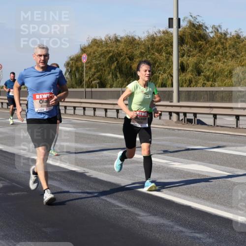 03.10.2025 - Köhlbrandbrückenlauf Julia Fischer http://msf.ph/oto/9007701 03.10.2025 12:48:16 Position 3 4284 meine-sportfotos.de