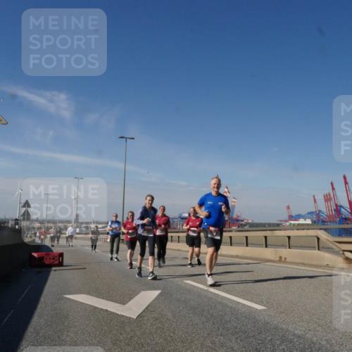03.10.2025 - Köhlbrandbrückenlauf Matties Gatica Varas http://msf.ph/oto/9007713 03.10.2025 13:03:20 Position 2  meine-sportfotos.de