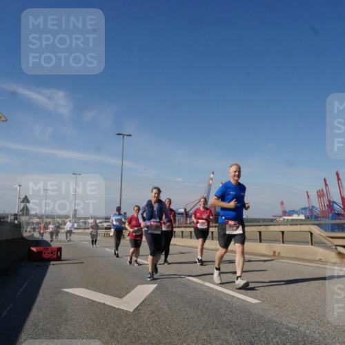 03.10.2025 - Köhlbrandbrückenlauf Matties Gatica Varas http://msf.ph/oto/9007719 03.10.2025 13:03:20 Position 2  meine-sportfotos.de