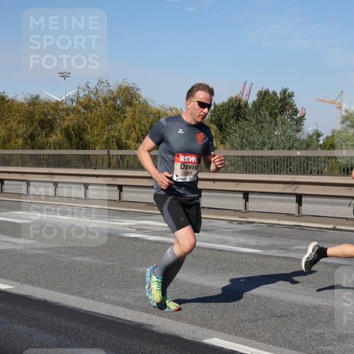 03.10.2025 - Köhlbrandbrückenlauf Julia Fischer http://msf.ph/oto/9007722 03.10.2025 12:48:19 Position 3 5664, 5703 meine-sportfotos.de