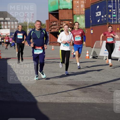 03.10.2025 - Köhlbrandbrückenlauf Michael Burmester http://msf.ph/oto/9007747 03.10.2025 10:09:17 Ziel 1163, 1201, 1250, 1464, 1478, 1558, 1600, 1742, 1805, 1818, 1901, 3641 meine-sportfotos.de