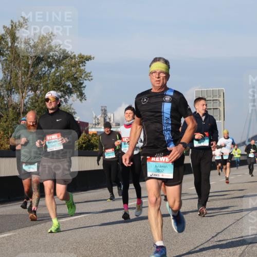 03.10.2025 - Köhlbrandbrückenlauf Luisa Fischer http://msf.ph/oto/9007748 03.10.2025 10:49:33 Position 3 3832 meine-sportfotos.de