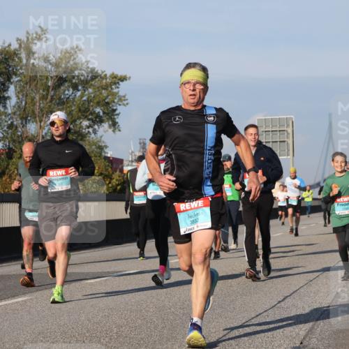 03.10.2025 - Köhlbrandbrückenlauf Luisa Fischer http://msf.ph/oto/9007751 03.10.2025 10:49:33 Position 3 207, 3832, 3498 meine-sportfotos.de