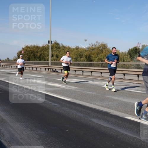 03.10.2025 - Köhlbrandbrückenlauf Julia Fischer http://msf.ph/oto/9007754 03.10.2025 12:48:23 Position 3 4763 meine-sportfotos.de