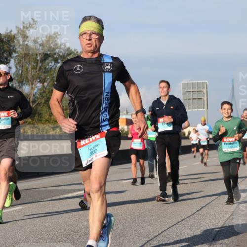 03.10.2025 - Köhlbrandbrückenlauf Luisa Fischer http://msf.ph/oto/9007758 03.10.2025 10:49:34 Position 3 207, 3832, 3498 meine-sportfotos.de