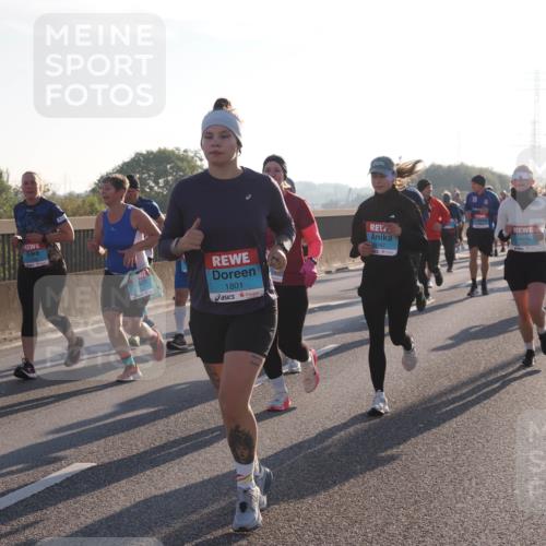 03.10.2025 - Köhlbrandbrückenlauf Fabian Wolf http://msf.ph/oto/9007762 03.10.2025 09:20:20 Position 3 1801, 1747, 3723 meine-sportfotos.de