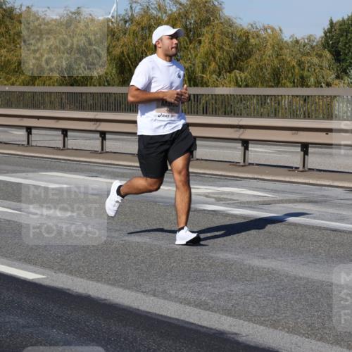 03.10.2025 - Köhlbrandbrückenlauf Julia Fischer http://msf.ph/oto/9007767 03.10.2025 12:48:25 Position 3 4407 meine-sportfotos.de
