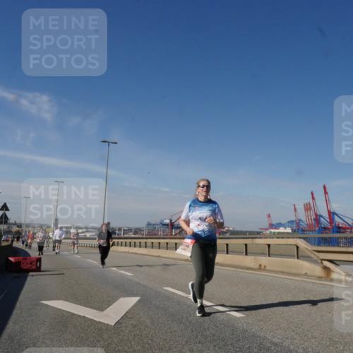 03.10.2025 - Köhlbrandbrückenlauf Matties Gatica Varas http://msf.ph/oto/9007775 03.10.2025 13:03:24 Position 2  meine-sportfotos.de