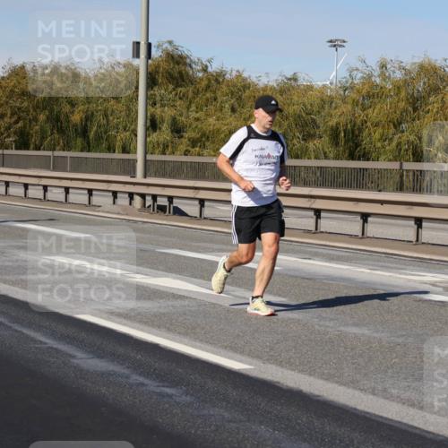 03.10.2025 - Köhlbrandbrückenlauf Julia Fischer http://msf.ph/oto/9007779 03.10.2025 12:48:27 Position 3  meine-sportfotos.de
