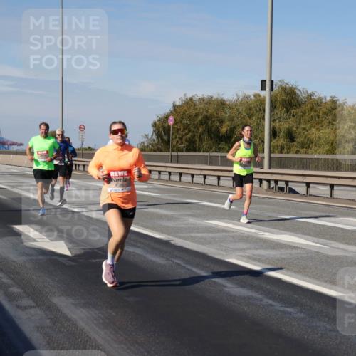 03.10.2025 - Köhlbrandbrückenlauf Julia Fischer http://msf.ph/oto/9007782 03.10.2025 12:48:29 Position 3 4095 meine-sportfotos.de